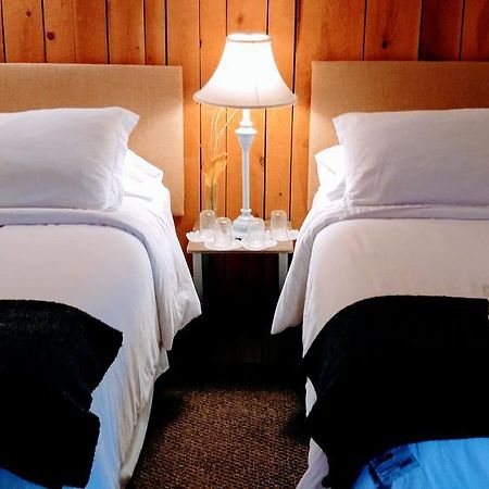 Pine Hill Arms Hotel Buitenkant foto