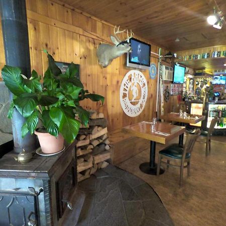 Pine Hill Arms Hotel Buitenkant foto