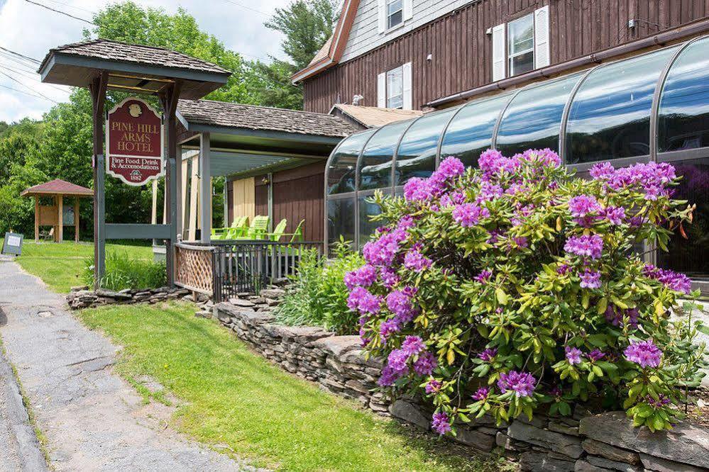 Pine Hill Arms Hotel Buitenkant foto