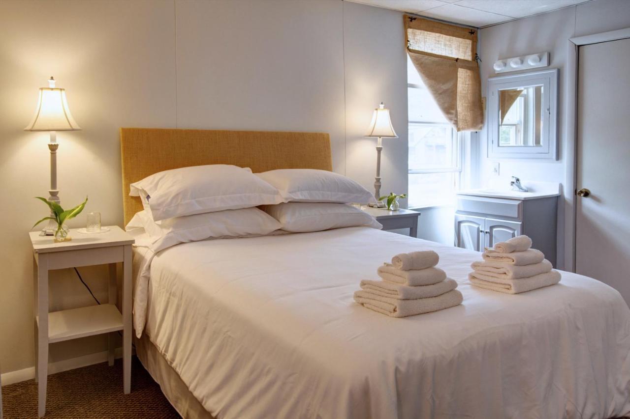 Pine Hill Arms Hotel Buitenkant foto