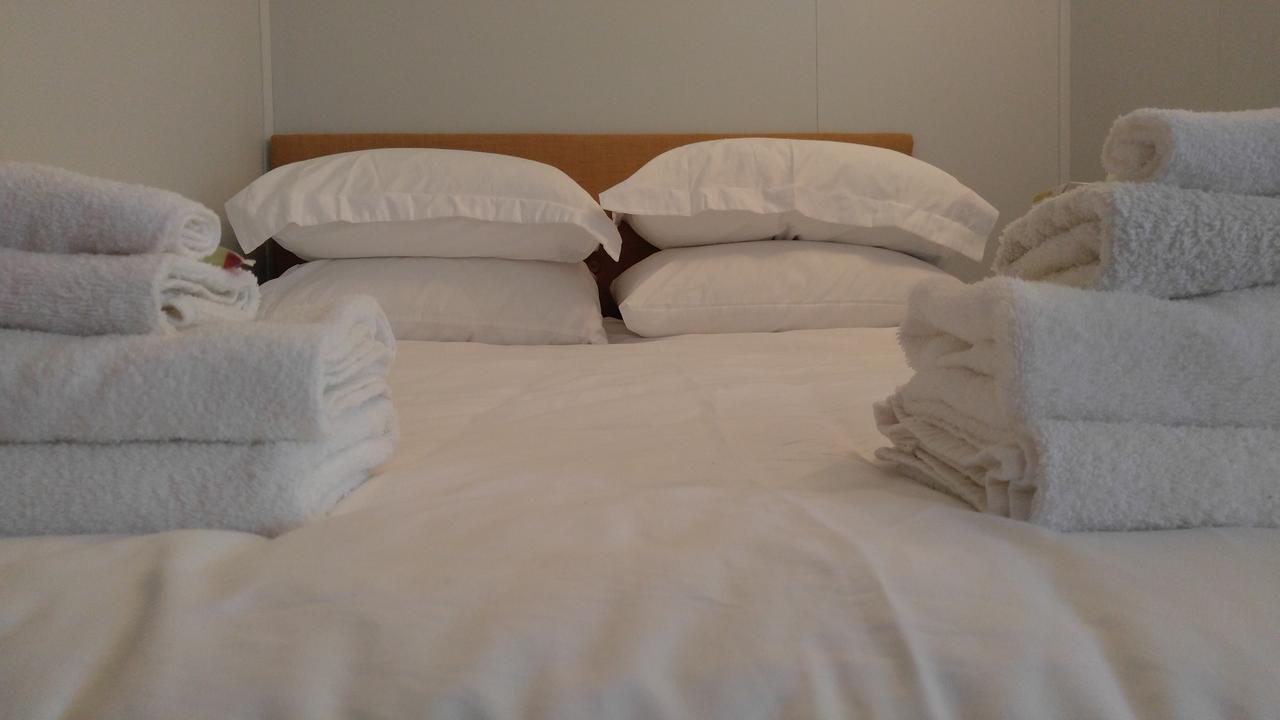Pine Hill Arms Hotel Buitenkant foto